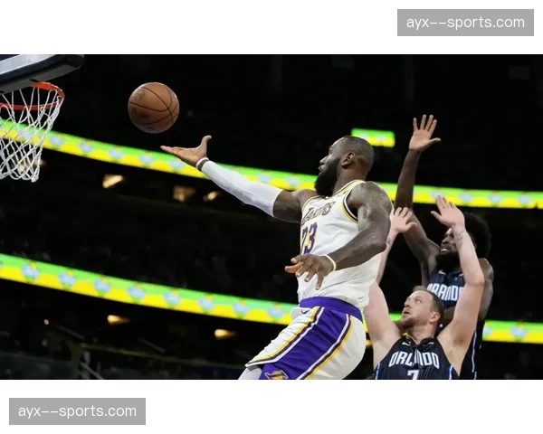 肯纳德三分5中5砍27分 湖人射手成G1最大惊喜